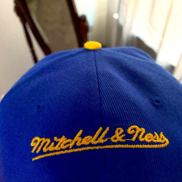 Mitchell & Ness Golden State Warriors (Steph Curry x Lebron James) champ hat - Picture 2 of 5